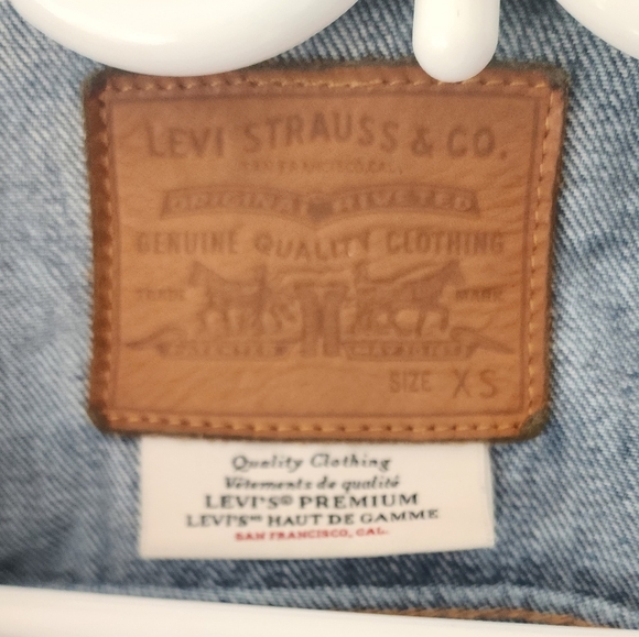 Levi's Classic Indigo Jean Jacket - Picture 3 of 4